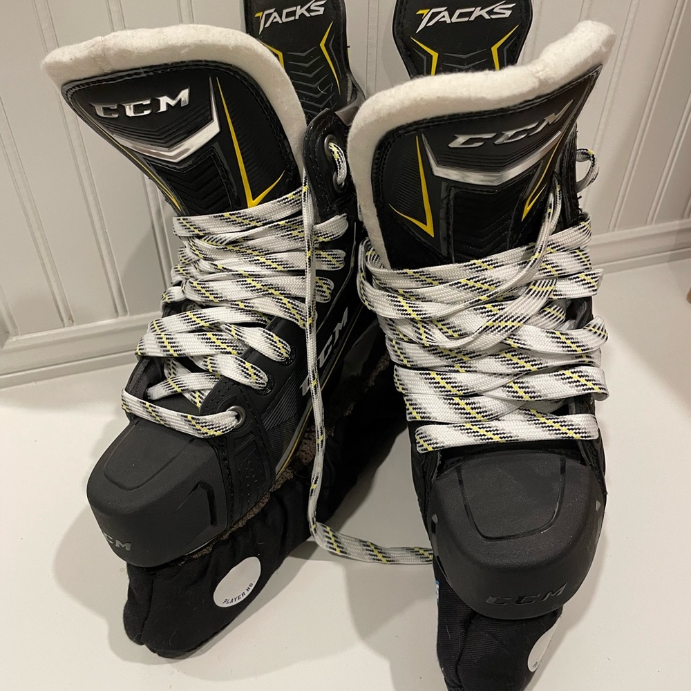 Bauer 9090 CCM Black and Yellow Men's Hockey Skates
